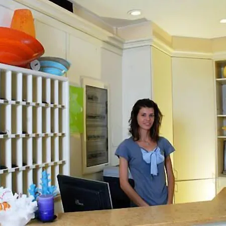 Отель Mare Live 3*